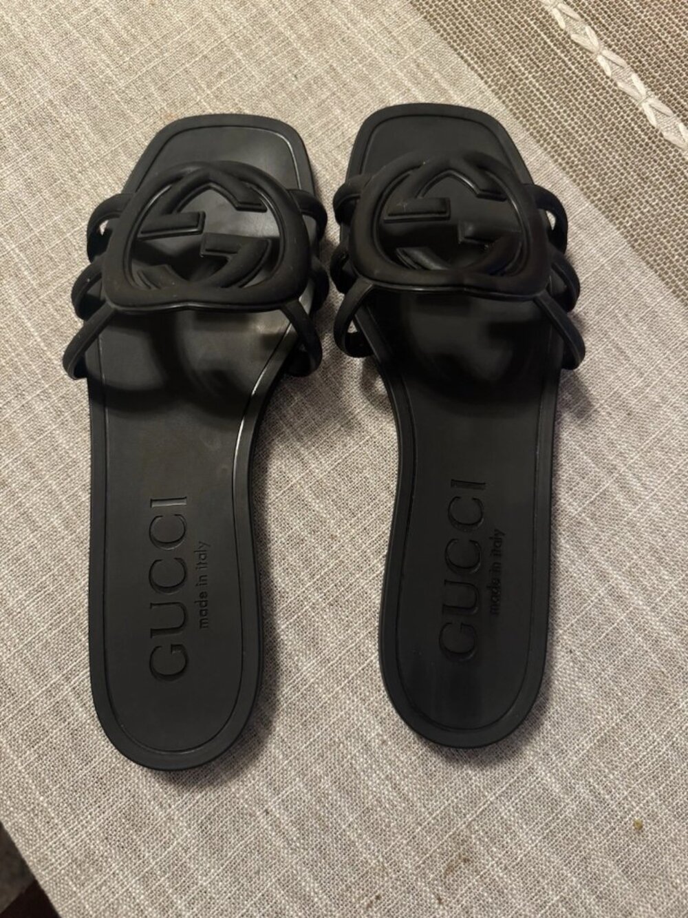 Gucci Black Interlocking G Slide Sandals - Picture 2 of 3